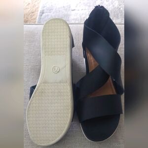 Universal Thread Black Wedge Sandals